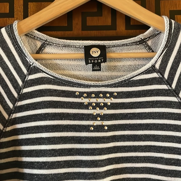 Jones New York sport women’s blouse size Large in good condition smoke free home - Picture 2 of 11